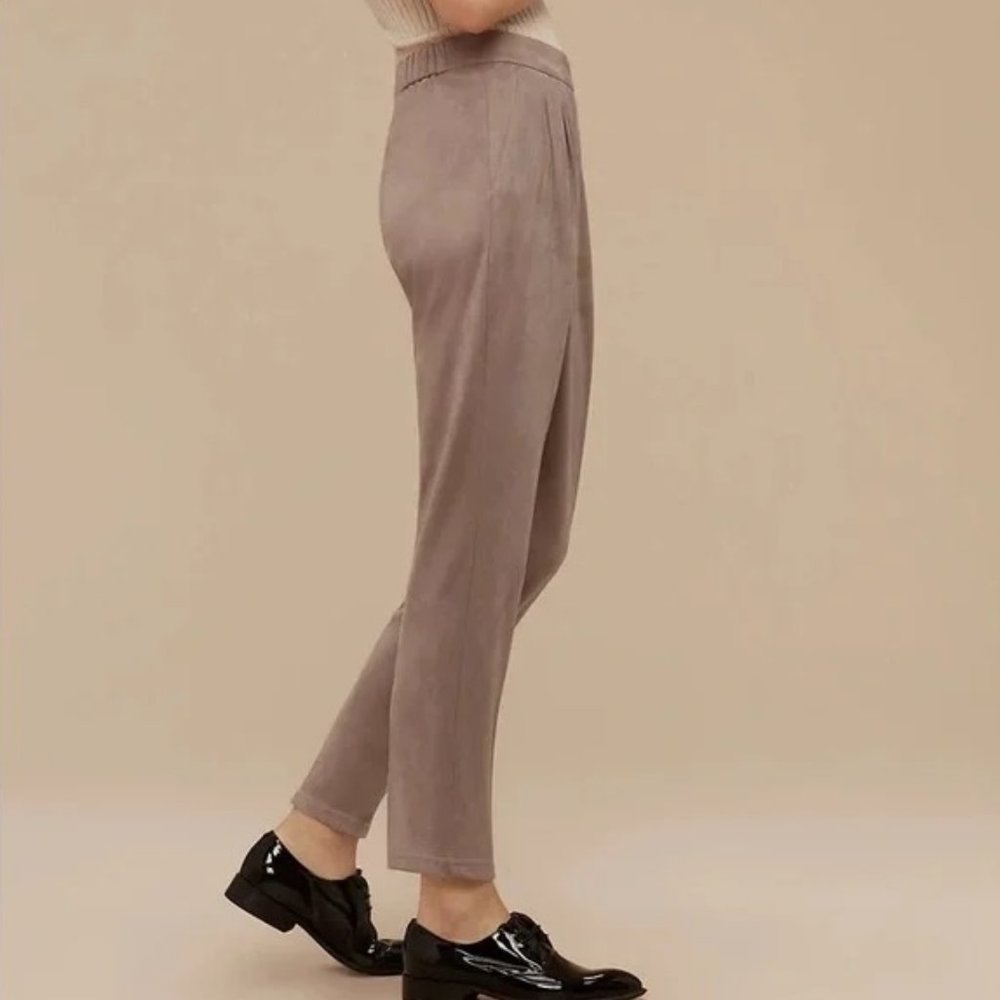 Aritzia Babaton Cohen High Rise Faux Suede Pleated Cropped Trouser Dress Pants - Picture 4 of 12